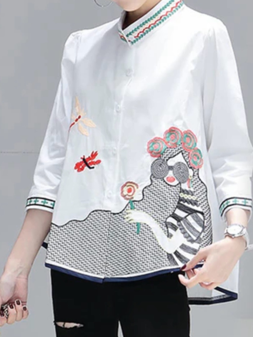 NWT-LD White Embroidered Button-Down Women's Top with Multicolor Accents